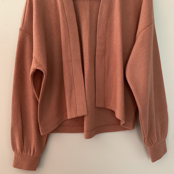 NWOT Abercrombie & Fitch Cozy Cropped Cardigan, Size S, Color Pink/Tan - Picture 4 of 8